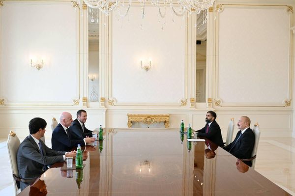 Президент Азербайджана Ильхам Алиев принял принял президента ФИФА Джанни Инфантино - Sputnik Азербайджан