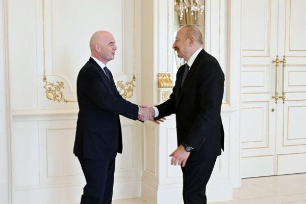 Президент Азербайджана Ильхам Алиев принял принял президента ФИФА Джанни Инфантино - Sputnik Азербайджан
