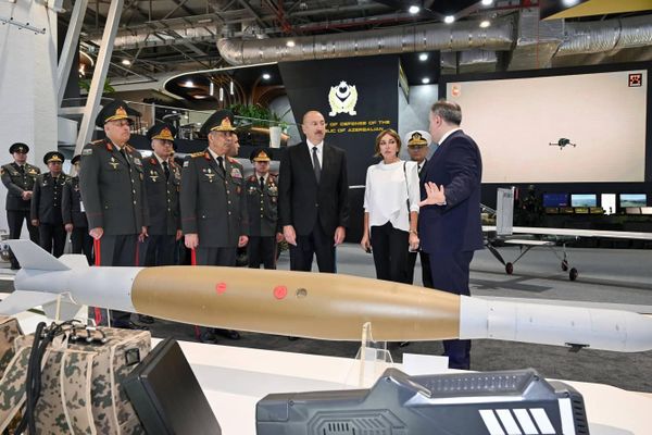 Глава республики и первая леди на выставке ADEX - Sputnik Азербайджан