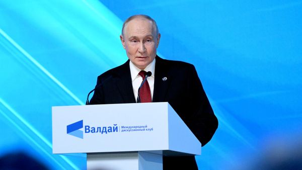 Мир подошел к решающему поворотному моменту развития, дело не только в политике — Путин - Sputnik Азербайджан