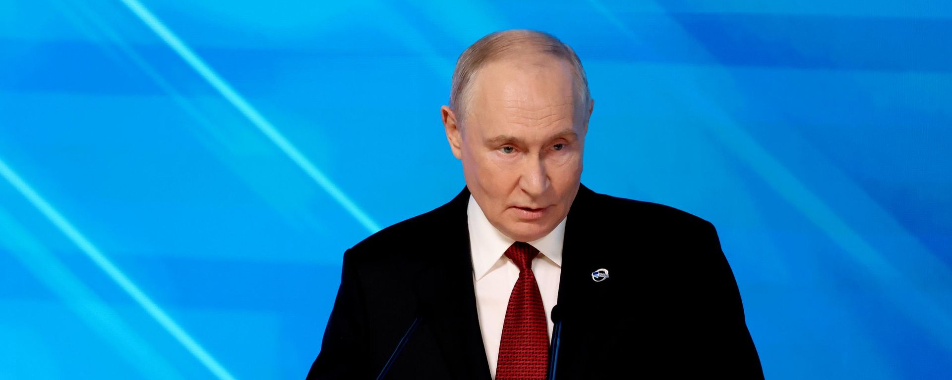 России ничьи суда не захватывает, противникам РФ нужно остановиться — Путин - Sputnik Азербайджан, 1920, 01.10.2026