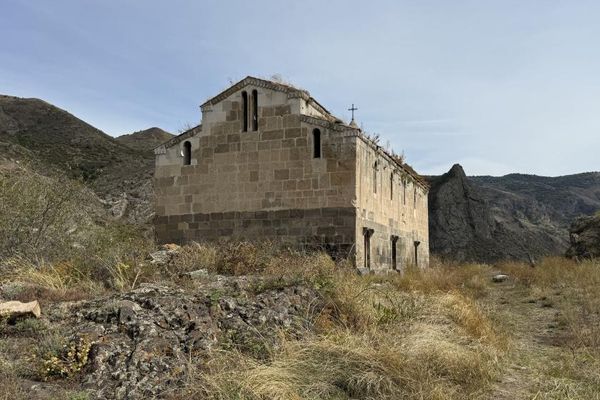 Представители Албано-удинской религиозной общины посетили монастырь Агоглан в Лачине - Sputnik Азербайджан