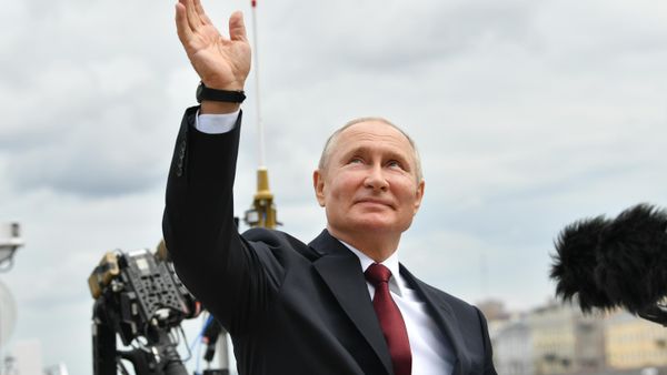 Президент РФ В. Путин принял участие в Главном военно-морском параде - Sputnik Азербайджан