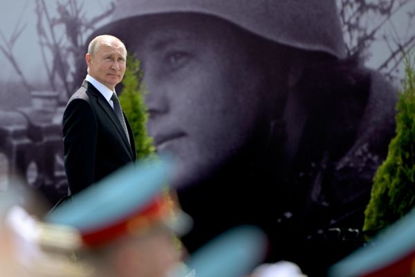 Президент РФ Владимир Путин на церемонии открытия Ржевского мемориала Советскому солдату - Sputnik Азербайджан