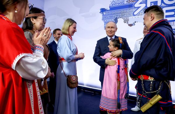 Президент Владимир Путин встретился с представителями коренных малочисленных народов России - Sputnik Азербайджан