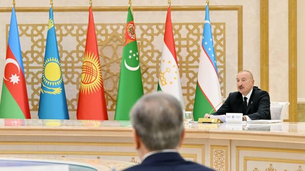 Президент Азербайджана Ильхам Алиев выступил на 8-я Консультативная встреча глав государств Азербайджана и Центральной Азии в Туркменбаши 
 - Sputnik Азербайджан