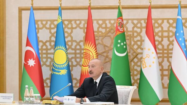 Президент Азербайджана Ильхам Алиев выступил на 8-я Консультативная встреча глав государств Азербайджана и Центральной Азии в Туркменбаши 
 - Sputnik Азербайджан