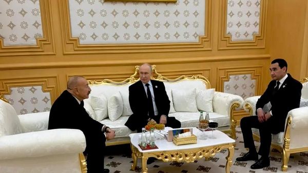 Путин, Алиев и Бердымухамедов пообщались в неформальной обстановке на саммите СНГ - Sputnik Азербайджан