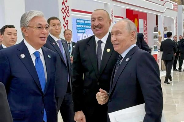 Главы государств осмотрели стенды стран-участниц саммита СНГ - Sputnik Азербайджан