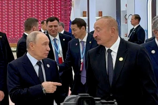 Главы государств осмотрели стенды стран-участниц саммита СНГ - Sputnik Азербайджан