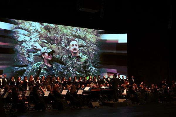 В Азербайджане состоялась премьера фильма 44 о Второй Карабахской войне - Sputnik Азербайджан