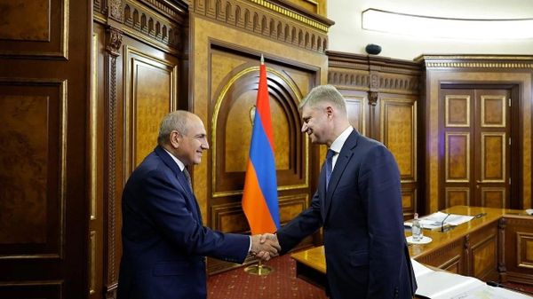 Пашинян Белозеров  - Sputnik Азербайджан