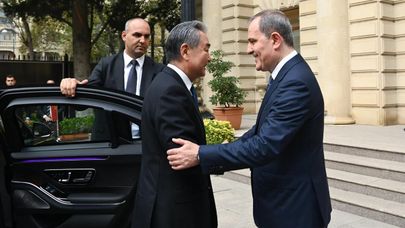 Байрамов и Ван И