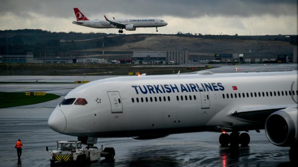 Самолеты авиакомпании Turkish Airlines в Международном аэропорту Стамбул  - Sputnik Азербайджан