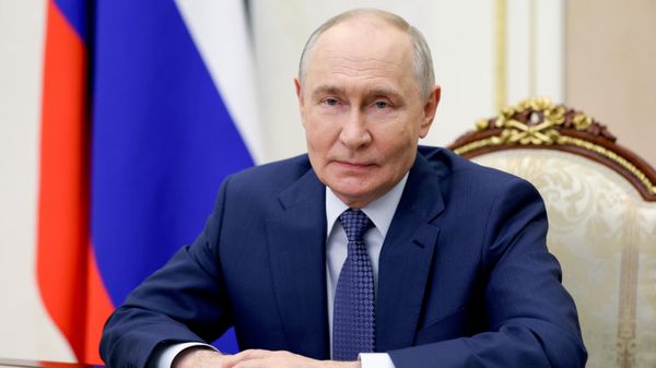 Президент Владимир Путин поздравил работников сельского хозяйства и перерабатывающей промышленности - Sputnik Азербайджан