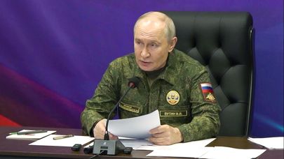 Президент Владимир Путин посетил вспомогательный пункт управления объединенной группировки войск