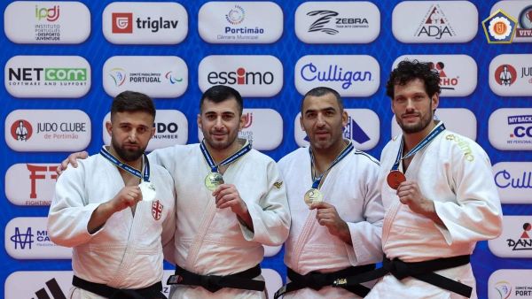 Сборная Азербайджана завоевала еще одну медаль на чемпионате Европы по дзюдо среди ветеранов, проходящем в португальском городе Портиман.

 - Sputnik Азербайджан