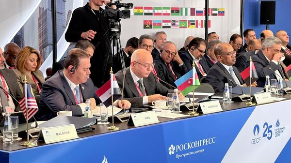 Министр энергетики Азербайджана Пярвиз Шахбазов на 28-й министерской встрече Форума стран — экспортеров газа, проходящей в Москве. - Sputnik Азербайджан