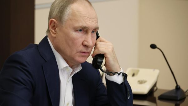 Президент РФ В. Путин поговорил по телефону с Агатой Былковой - Sputnik Азербайджан