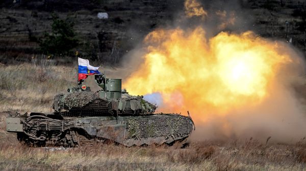 Боевое слаживание экипажей танков Т-90М Прорыв в зоне СВО - Sputnik Азербайджан