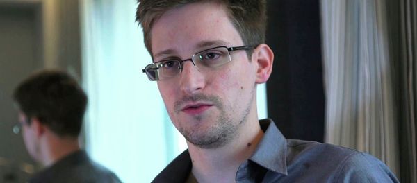 Edward Snowden - Sputnik Азербайджан