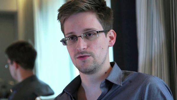 Edward Snowden - Sputnik Азербайджан
