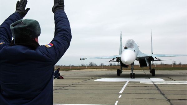 истребитель Су-27. Архивное фото - Sputnik Азербайджан