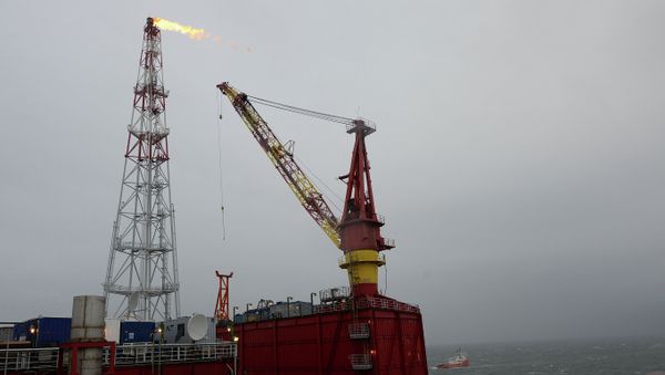 Prirazlomnaya ice-resistant oil platform - Sputnik Азербайджан