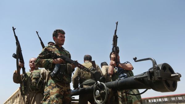 Kurdish peshmerga fighters - Sputnik Азербайджан