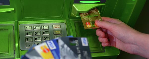 Банковские карты международных платежных систем VISA и MasterCard - Sputnik Азербайджан