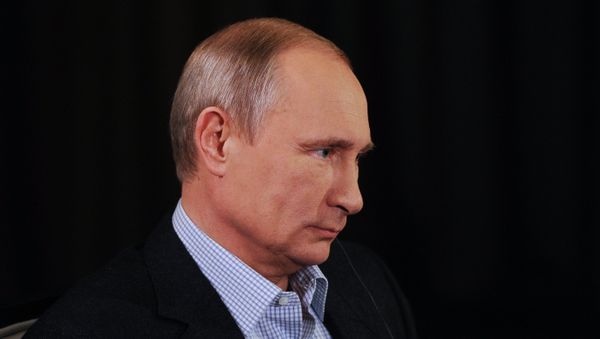 Vladimir Putin during an interview to ARD TV channel - Sputnik Азербайджан