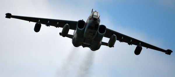 Самолет Су-25 на всероссийском этапе международного конкурса Авиадартс-2015 - Sputnik Азербайджан