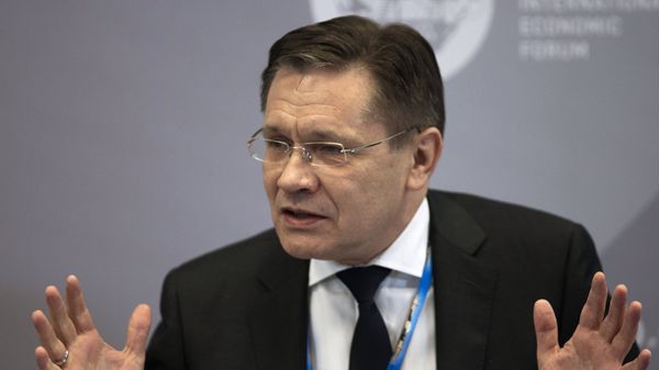 Деловой круглый стол Латинская Америка: глобализация и новые центры влияния в рамках ПМЭФ 2015 - Sputnik Азербайджан