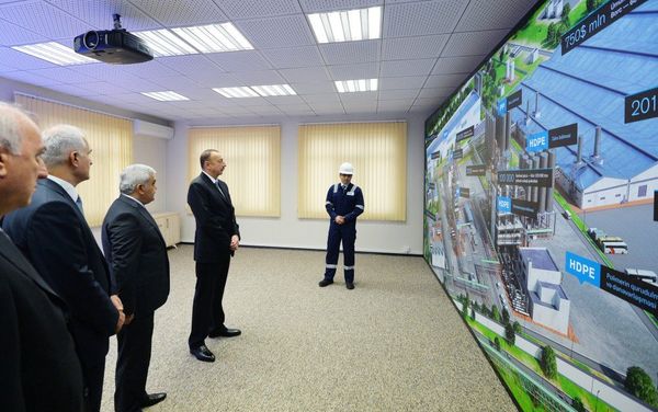 В Азербайджане откроется завод по производству полиэтилена высокой плотности - Sputnik Азербайджан