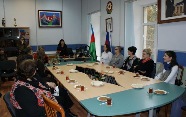 Вечер памяти Муслима Магомаева в Центре азербайджанского языка и культуры при Московском государственном лингвистическом университете - Sputnik Азербайджан