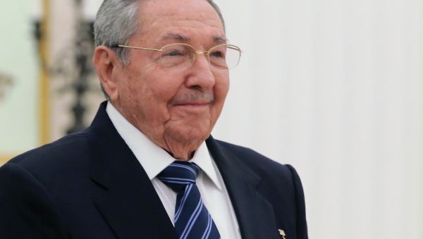 Президент России В.Путин провел встречу с председателем Государственного Совета Кубы Р.Кастро - Sputnik Азербайджан