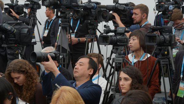 Работа Международного пресс-центра саммитов БРИКС и ШОС - Sputnik Азербайджан