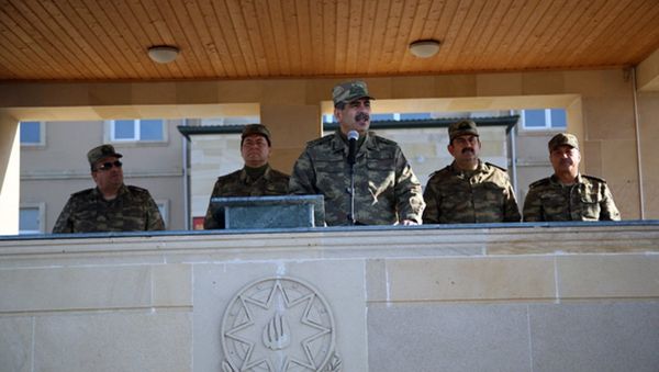 Министр обороны АР Закир Гасанов на мероприятии в честь Дня Государственного флага - Sputnik Азербайджан