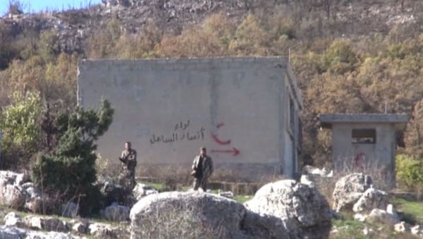 Сирийские военные показали захваченный к северу от Латакии форпост боевиков - Sputnik Азербайджан