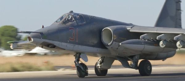Вылет на боевое задание российского штурмовика Су-25 с авиабазы в Сирии - Sputnik Азербайджан