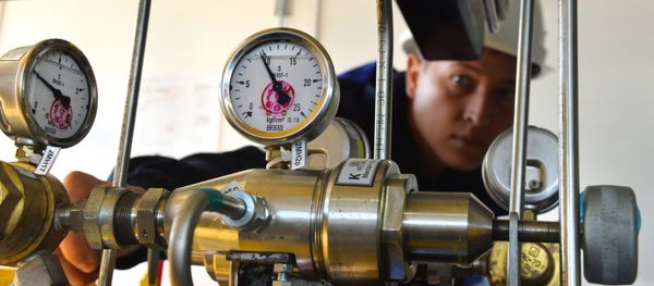 Блок редуктирования, для регуляции давления газа в трубопроводе - Sputnik Азербайджан