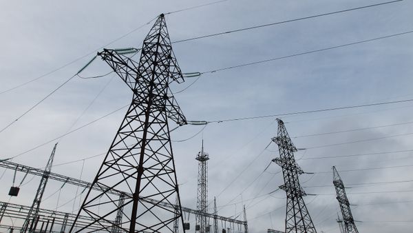 Электрическая подстанция - Sputnik Азербайджан