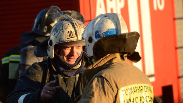 Пожарные и спасатели МЧС РФ. Архивное фото - Sputnik Азербайджан