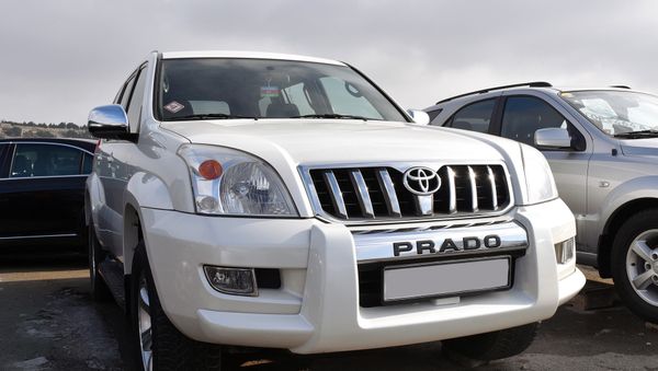 Автомобиль марки Toyota Prado - Sputnik Азербайджан