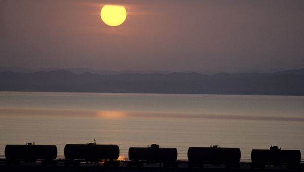 Транспортировка нефти. Архивное фото - Sputnik Азербайджан