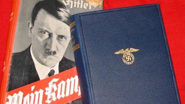 Книга Адольфа Гитлера Майн Кампф - Sputnik Азербайджан