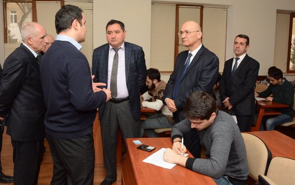 В UNEC проходят встречи под девизом «Знание должно оцениваться прозрачно и объективно» - Sputnik Азербайджан