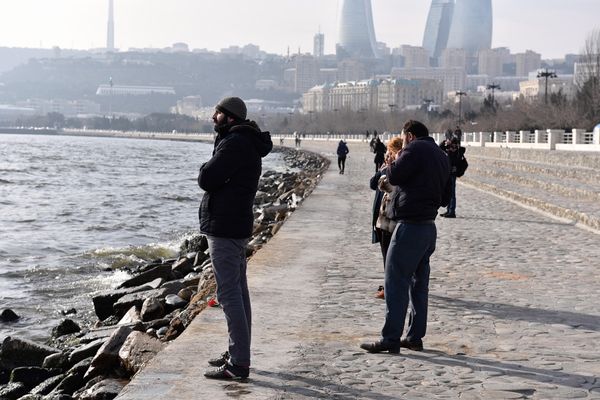 Бакинцы поминают погибших и пропавших без вести нефтяников - Sputnik Азербайджан