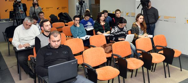 Журналисты в пресс-центре - Sputnik Азербайджан
