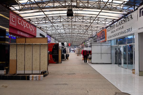 Собственники и арендаторы в торговом центре также недовольны высокими таможенными ставками. - Sputnik Азербайджан